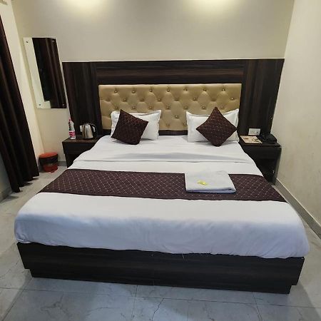 Hotel Ivy Plaza Luxury Νέο Δελχί Εξωτερικό φωτογραφία