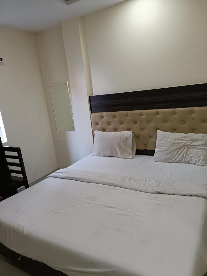 Hotel Ivy Plaza Luxury Νέο Δελχί Εξωτερικό φωτογραφία