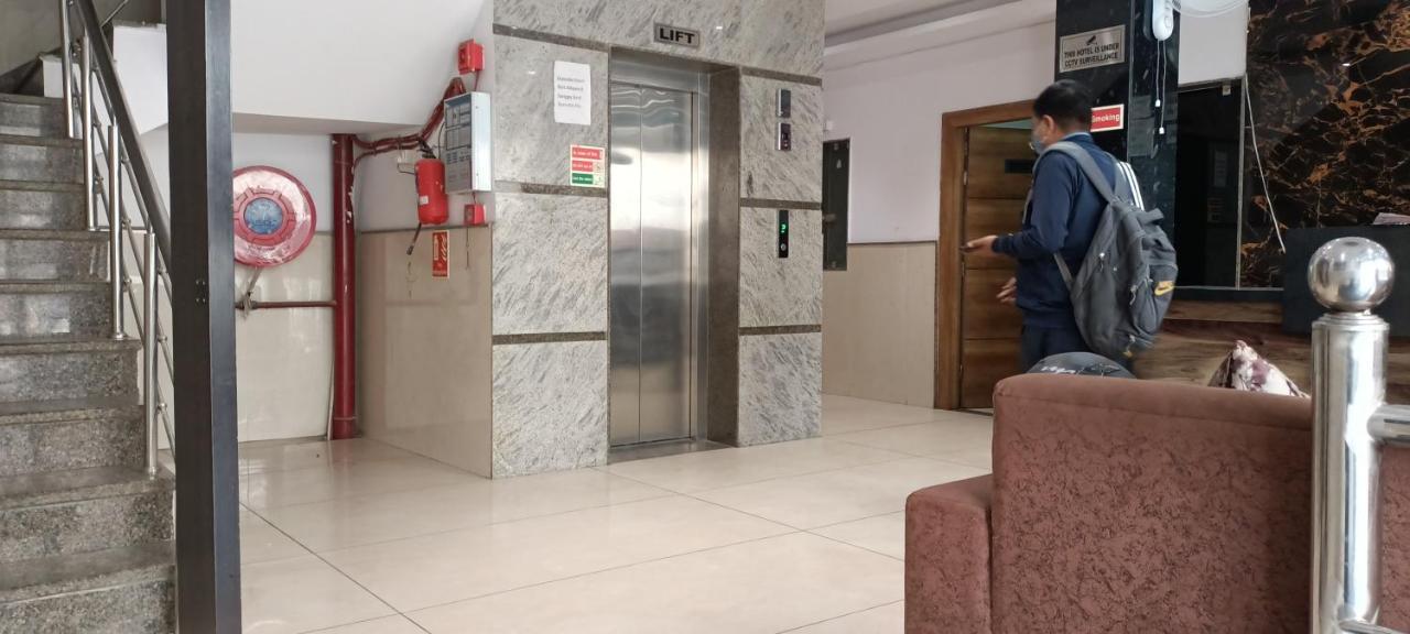 Hotel Ivy Plaza Luxury Νέο Δελχί Εξωτερικό φωτογραφία