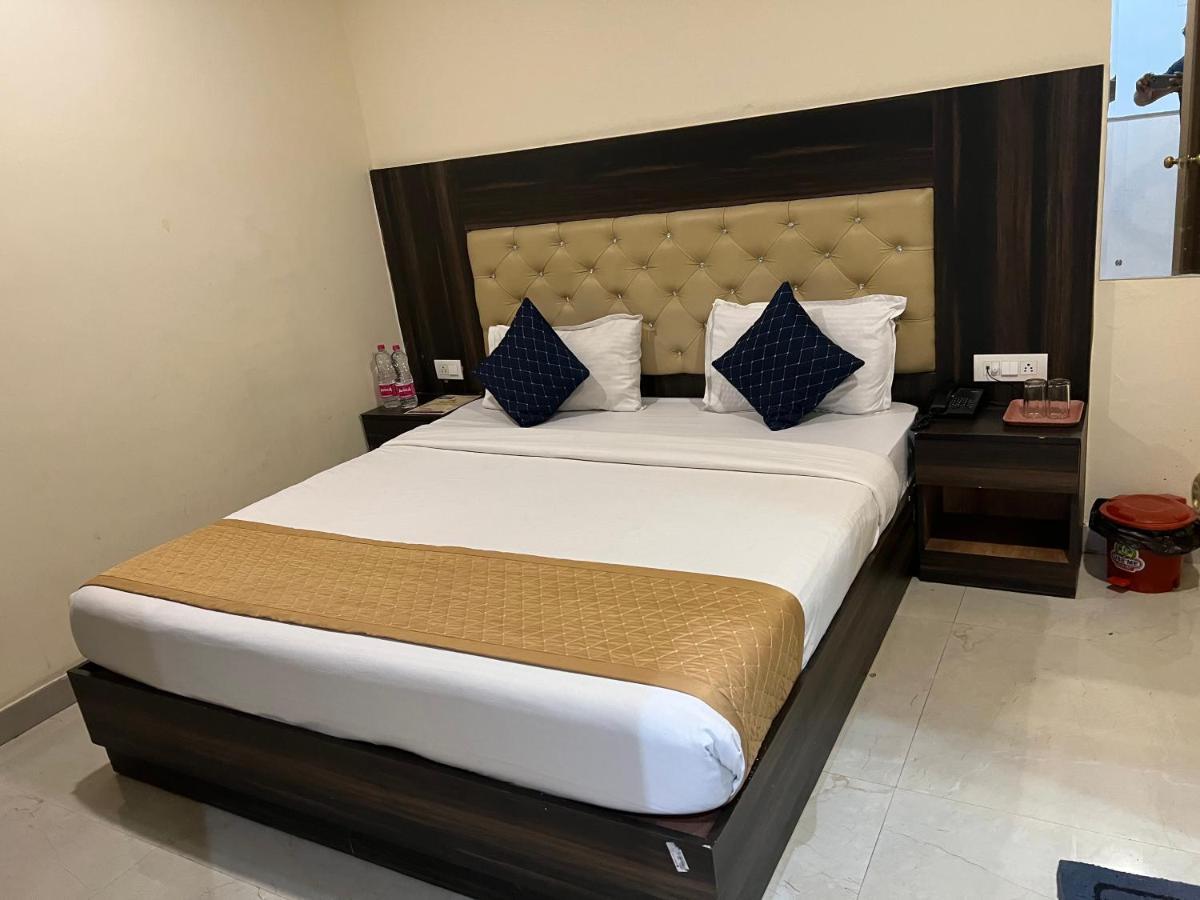 Hotel Ivy Plaza Luxury Νέο Δελχί Εξωτερικό φωτογραφία