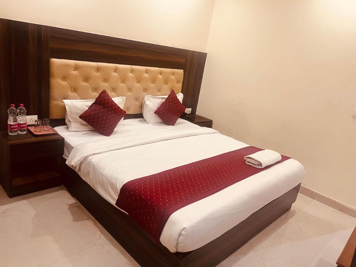 Hotel Ivy Plaza Luxury Νέο Δελχί Εξωτερικό φωτογραφία