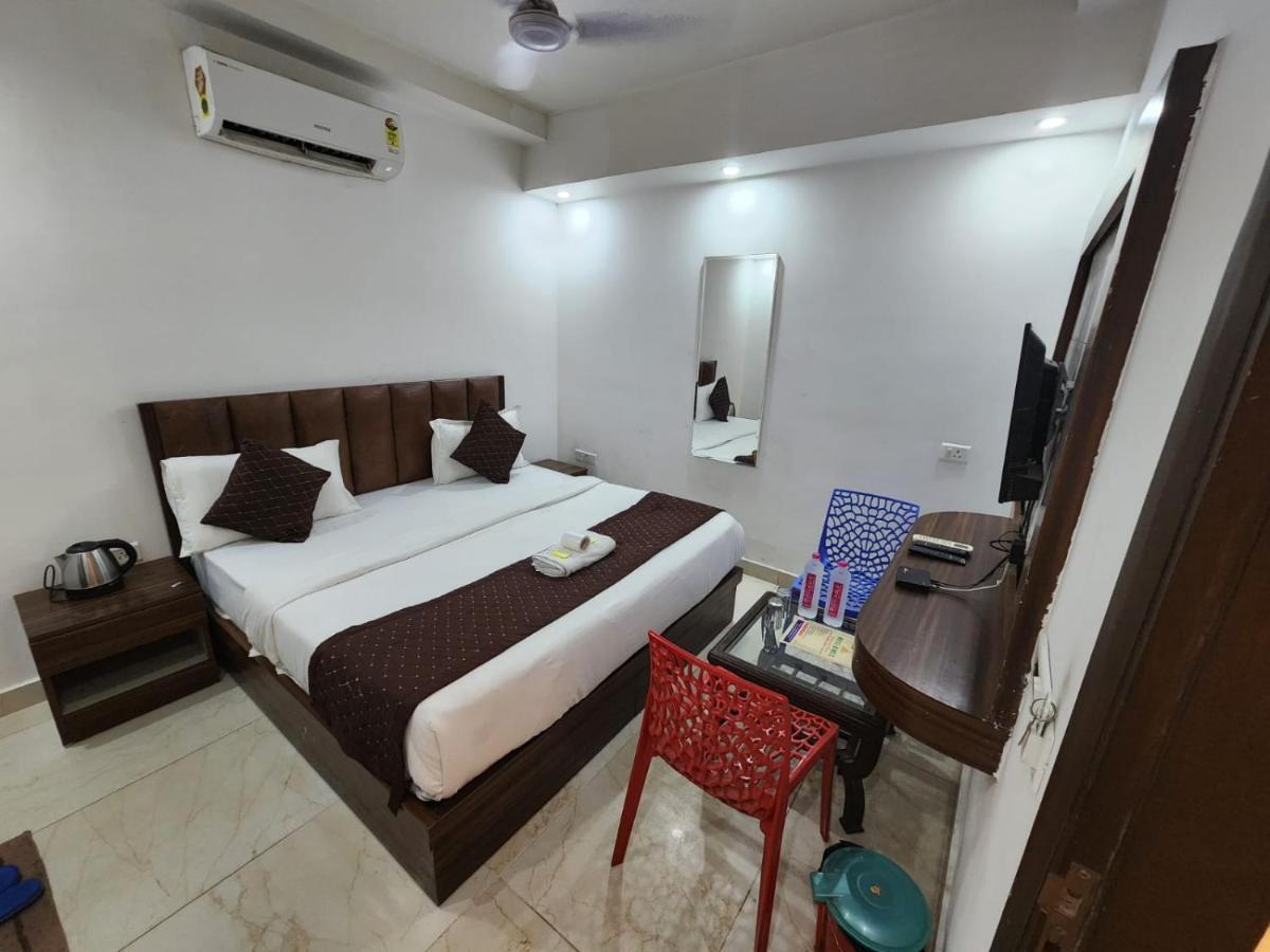 Hotel Ivy Plaza Luxury Νέο Δελχί Εξωτερικό φωτογραφία