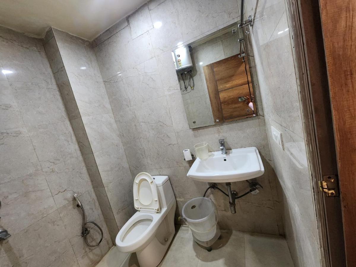 Hotel Ivy Plaza Luxury Νέο Δελχί Εξωτερικό φωτογραφία