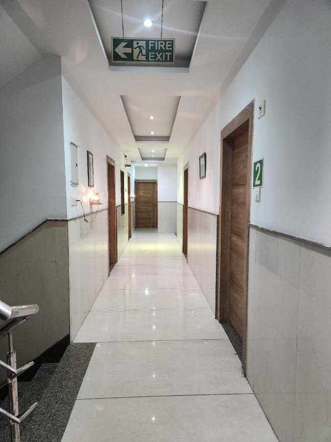 Hotel Ivy Plaza Luxury Νέο Δελχί Εξωτερικό φωτογραφία