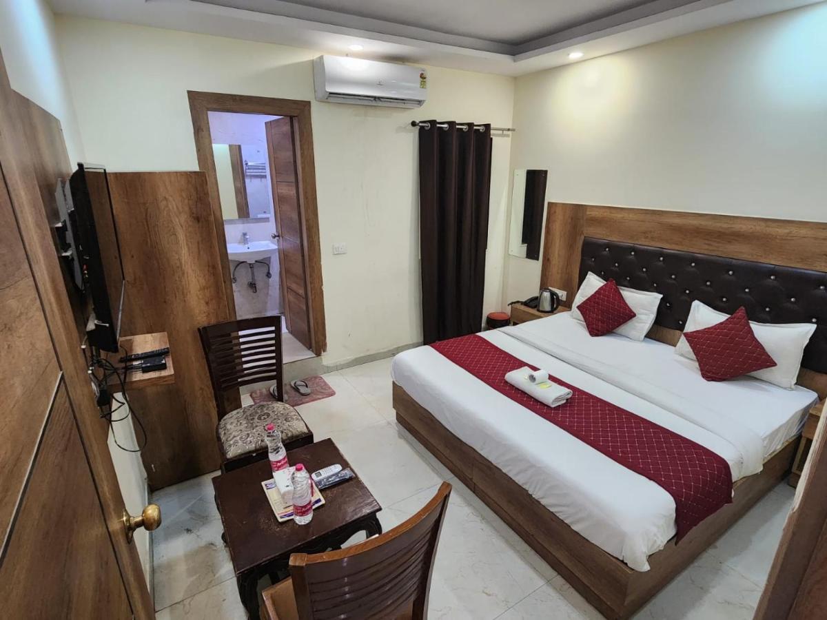 Hotel Ivy Plaza Luxury Νέο Δελχί Εξωτερικό φωτογραφία
